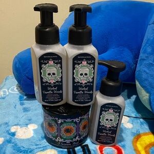 Bath & Body Works Wicked Vanilla Woods Foaming Hand Soap - 1- 3 wick candle
